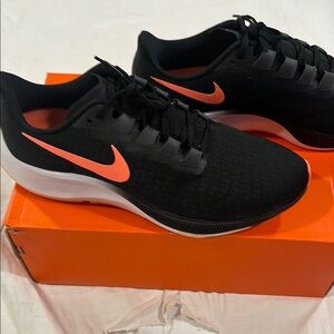 Nike AIR ZOOM PEGASUS 37 size 12 Black and Orange Sneakers
